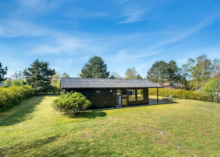 Lars - 250m From The Sea By Interhome *