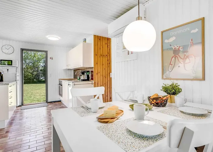 Semesterbostad Lars - 250m From The Sea By Interhome